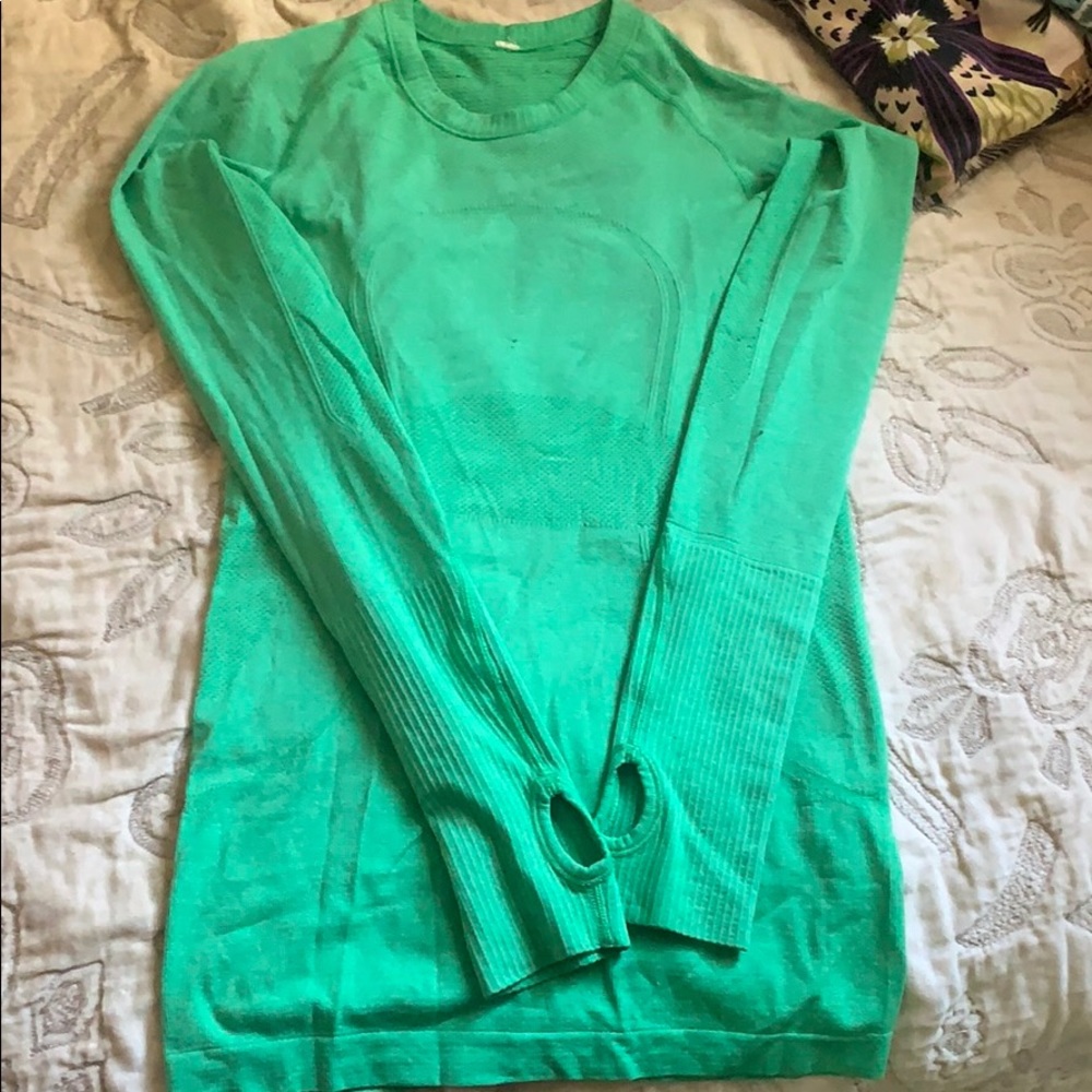 Lulu Lemon Swiftly Tech Long Sleeved Shirt
